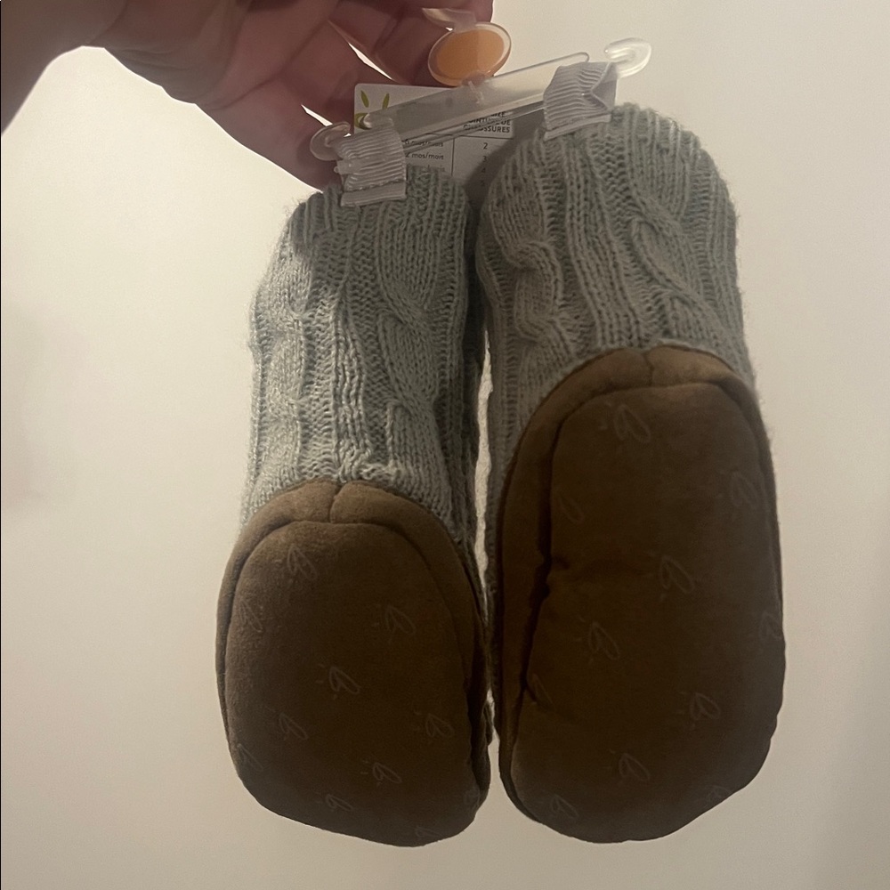 Gray Cable Knit Baby Booties 6-12 Months (Size 3) - Picture 3 of 4